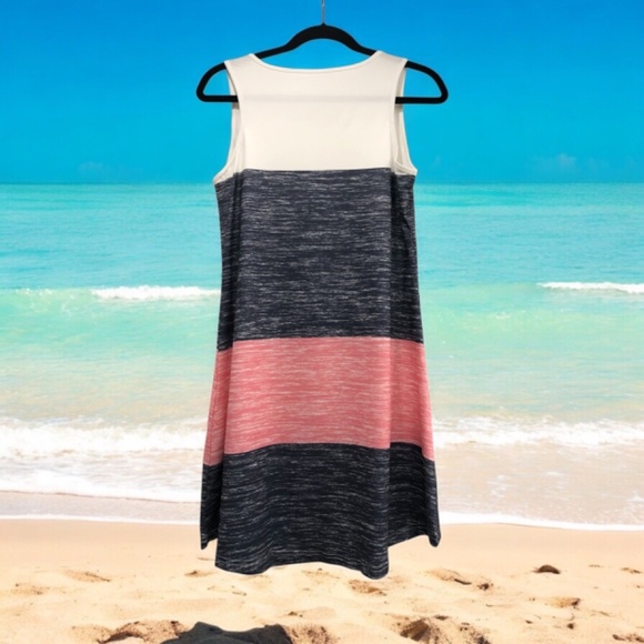 Women’s Summer Sleeveless Dress - Picture 2 of 7